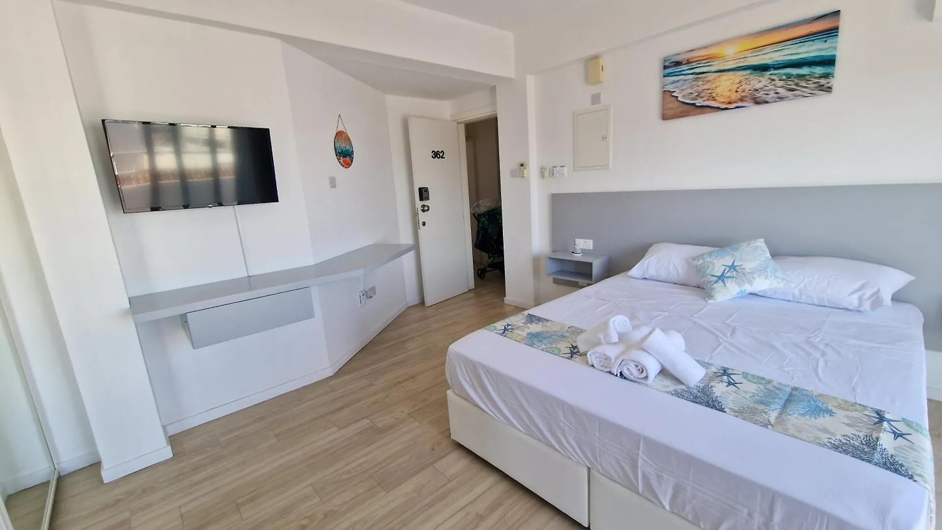 Apartment Kitieos Central Apts 100M From Finikoudes Beach Larnaca Cyprus