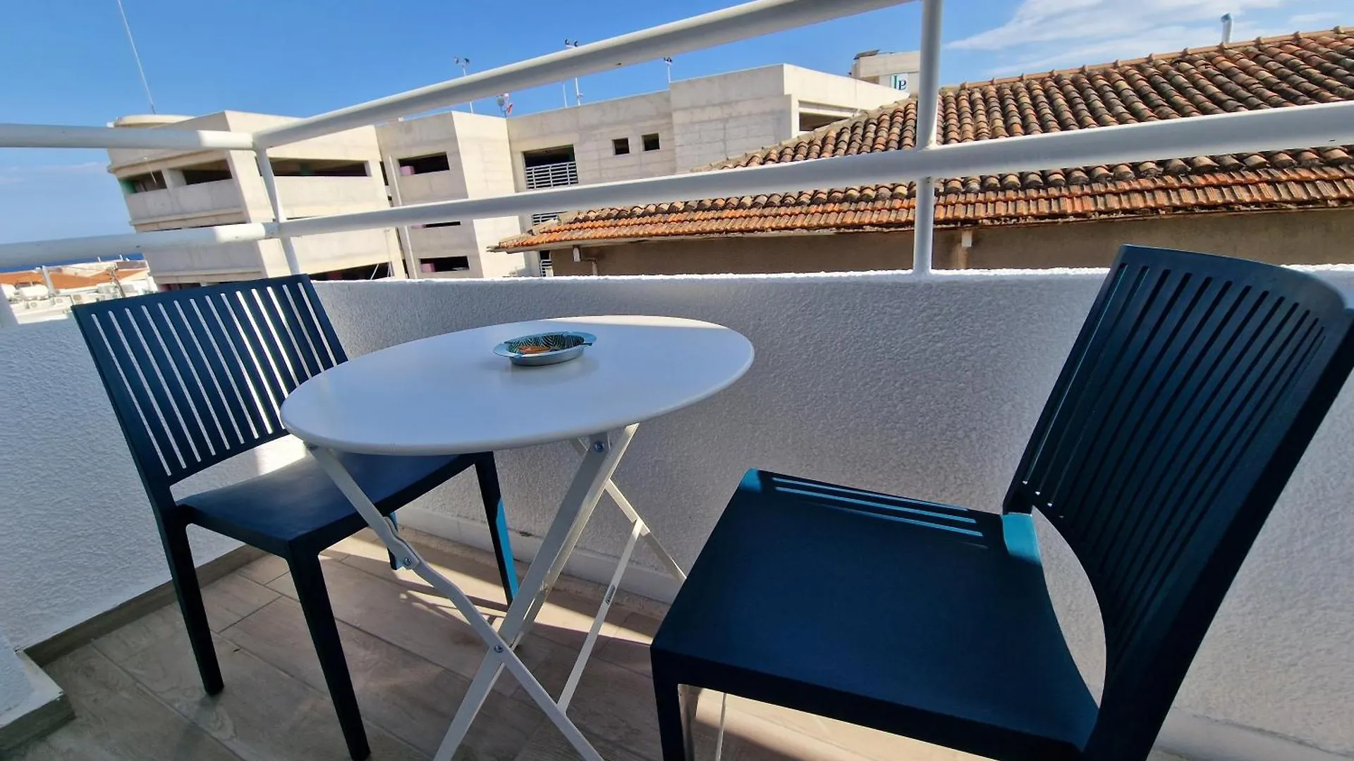 Kitieos Central Apts 100M From Finikoudes Beach Larnaca Apartmán