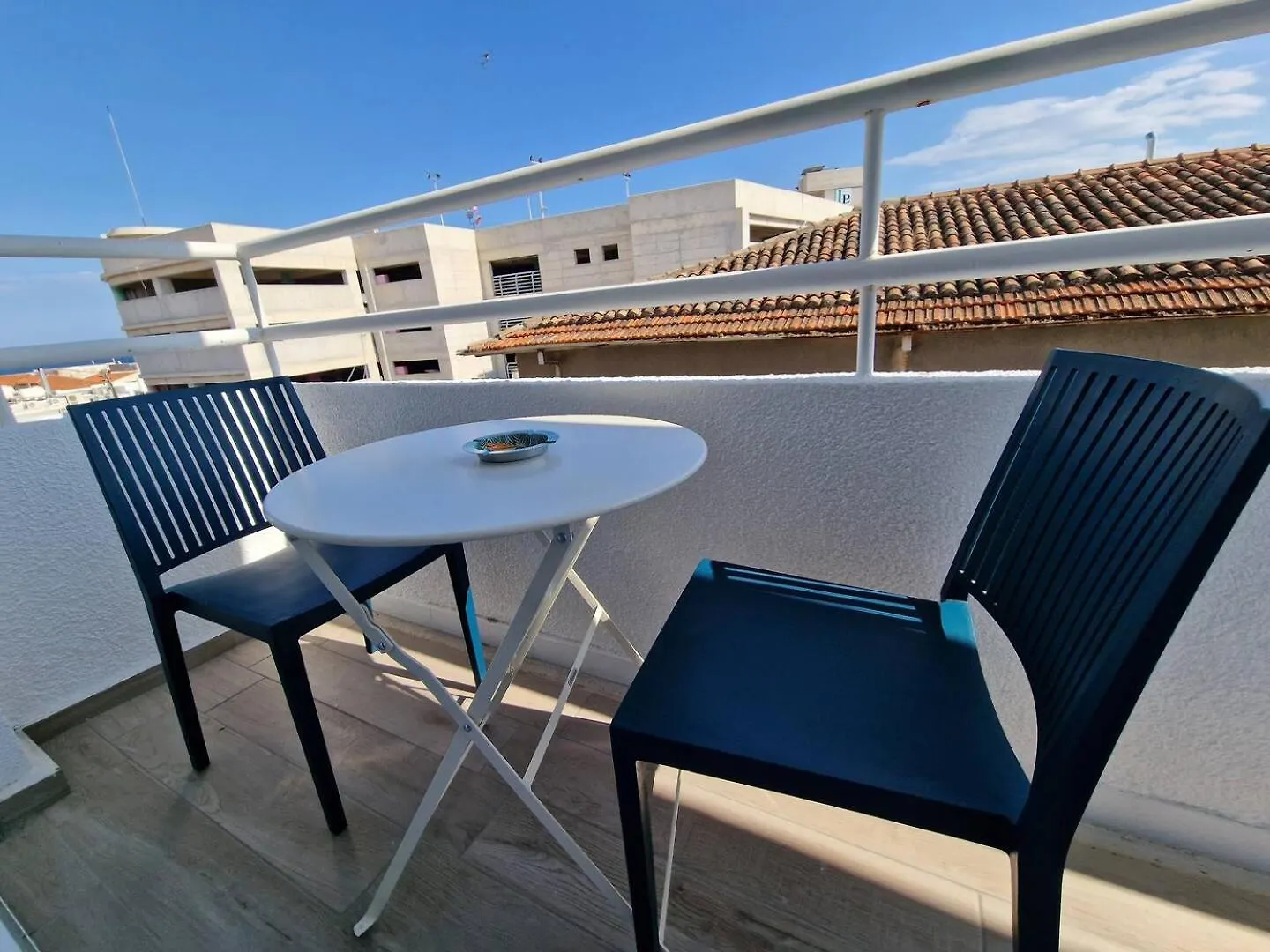 Kitieos Central Apts 100M From Finikoudes Beach Larnaca Apartmán