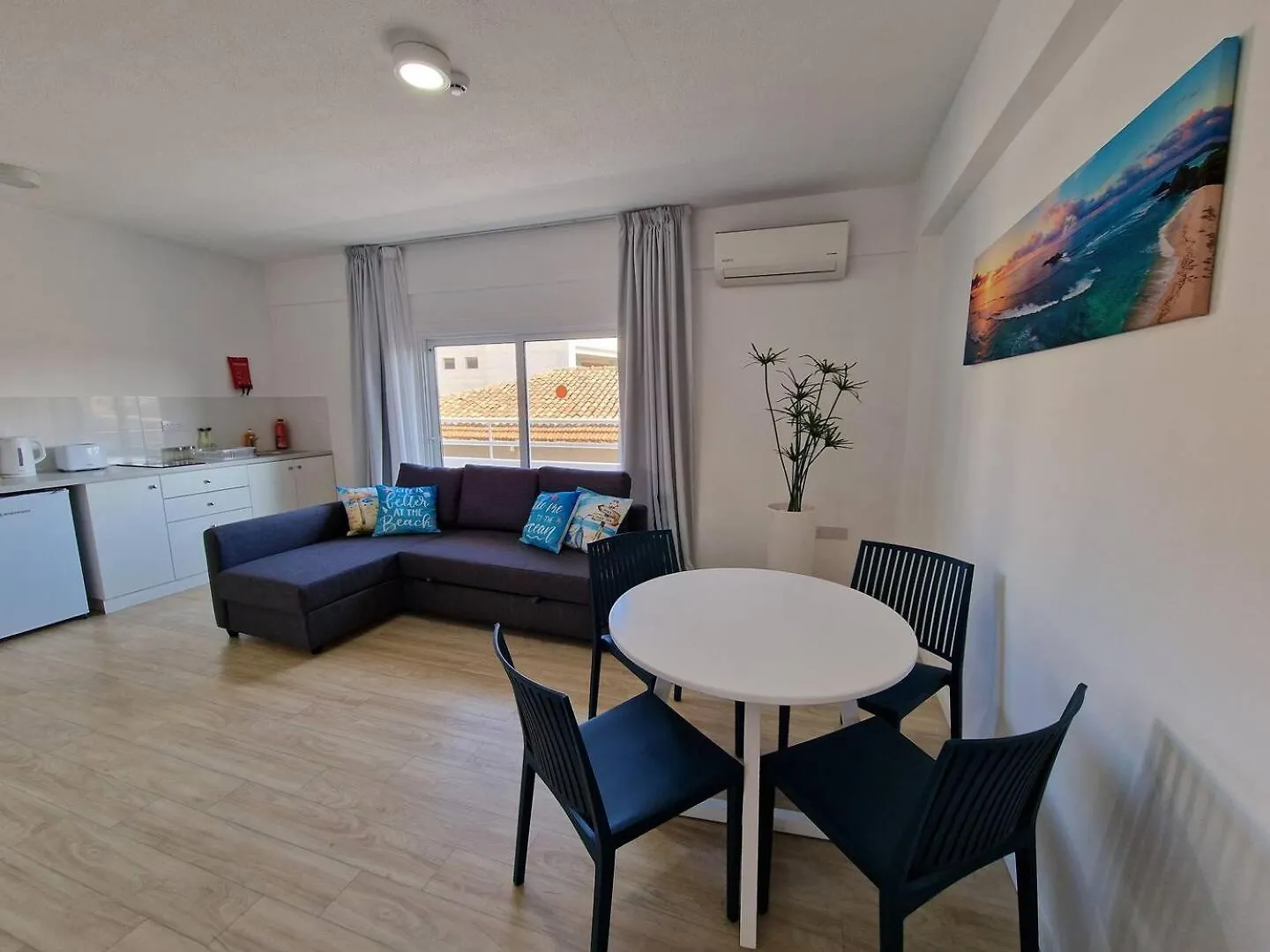 Kitieos Central Apts 100M From Finikoudes Beach Larnaca 0*,  Kypr