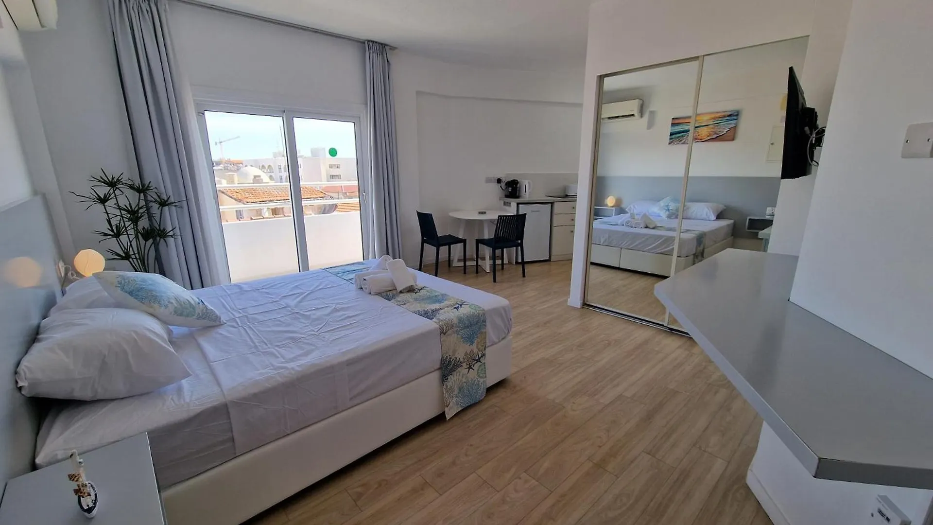 Kitieos Central Apts 100M From Finikoudes Beach Larnaca Kypr